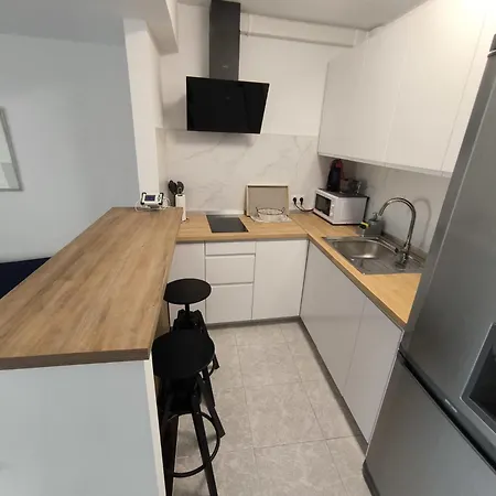 Lajones Apartman *